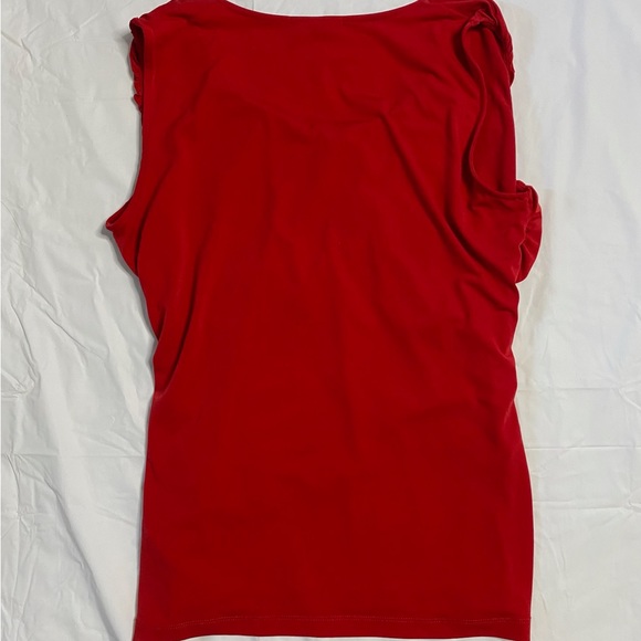 Gorgeous red top - Picture 3 of 3